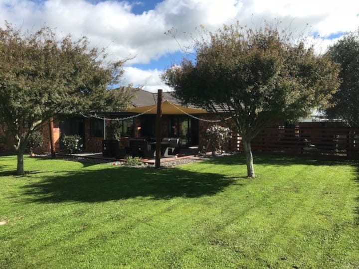 Matamata In town with a rural outlook! Houses for Rent in Matamata