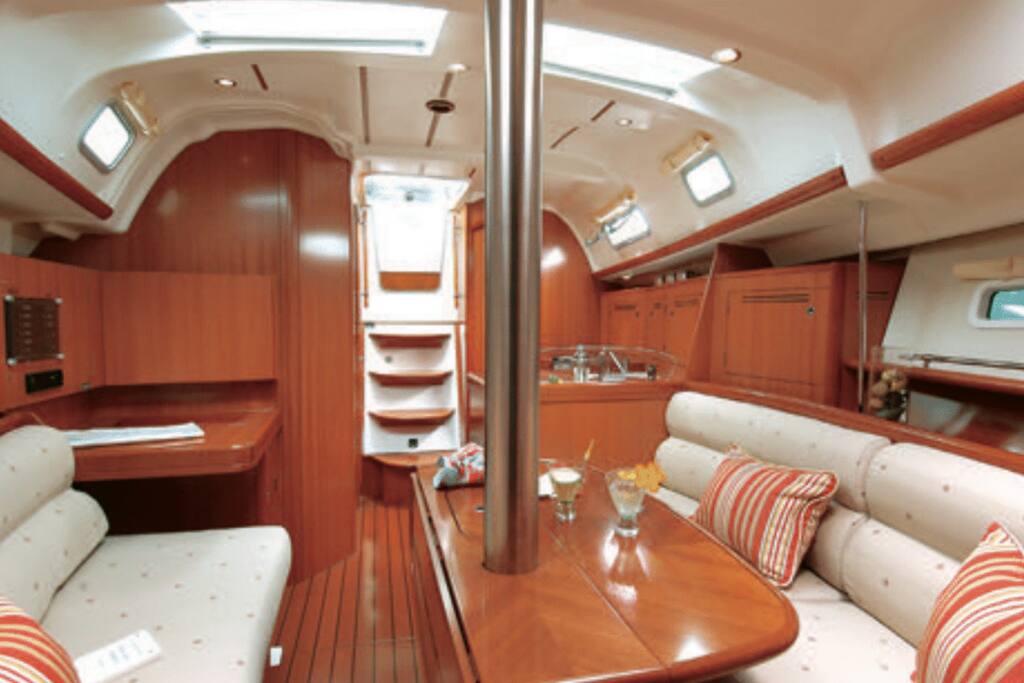 Dinette back