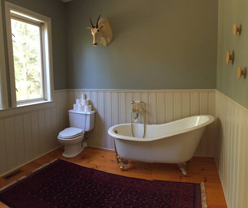 En suite to Master Bedroom