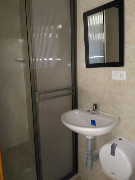 Baño privado Habitación #2