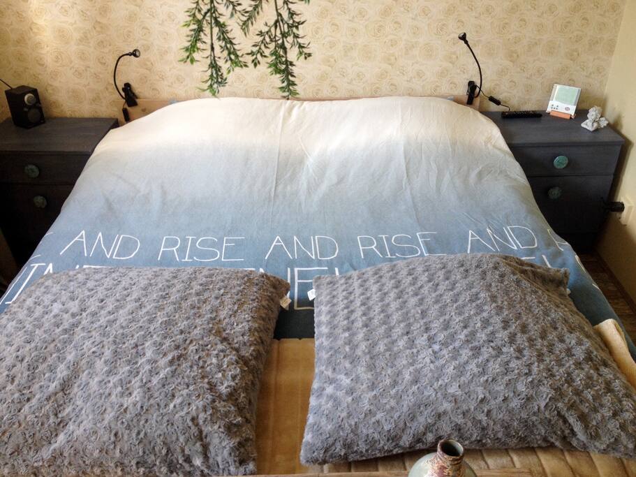 Double bed 160x200 cm