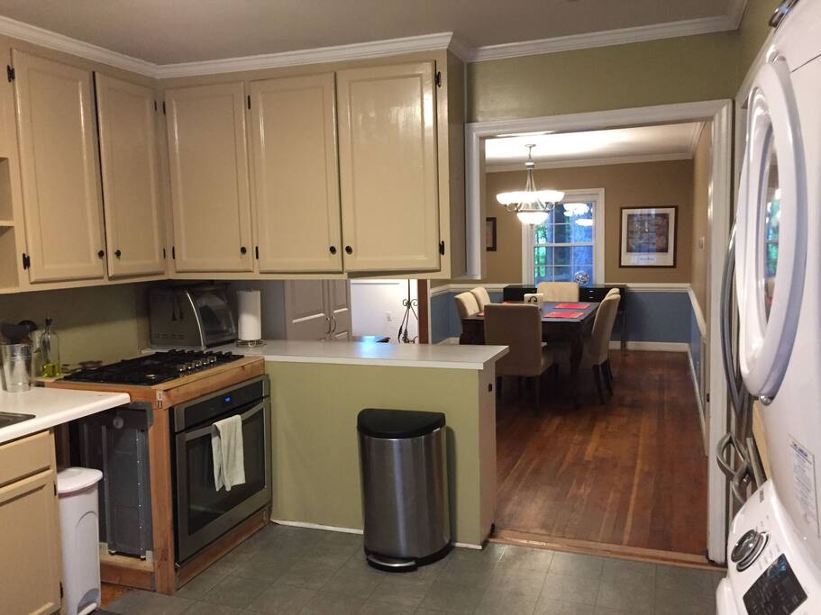Gas range and electric oven for all your cooking needs