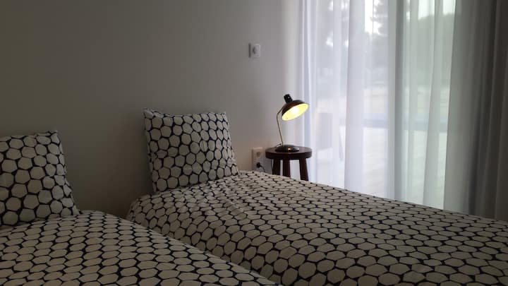 Small twin bedroom 
