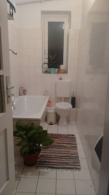 Badezimmer - Bathroom