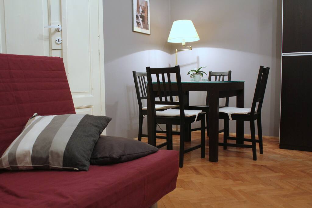 kącik jadalny - a dining area