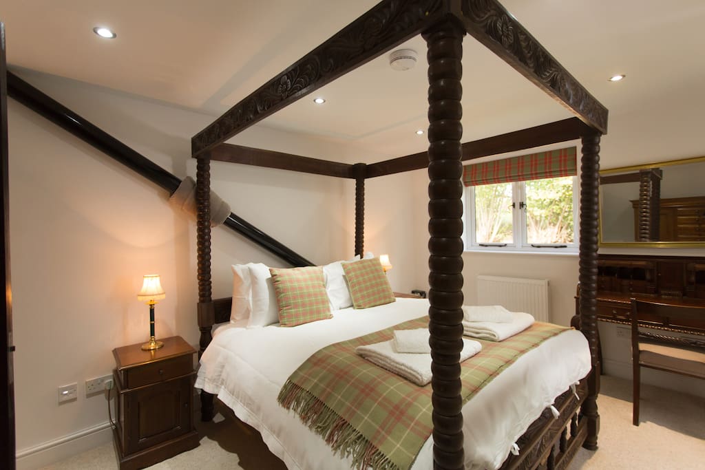Four Poster bedroom