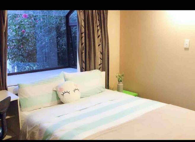 Your quite and nice YUGG holiday home RoomB