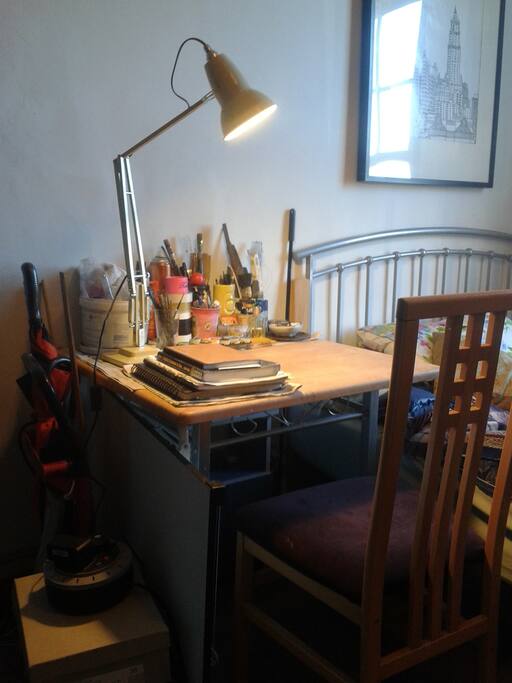 desk,