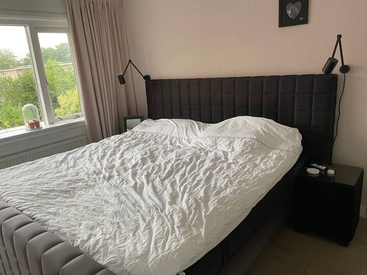 غرفة نوم كبيرة