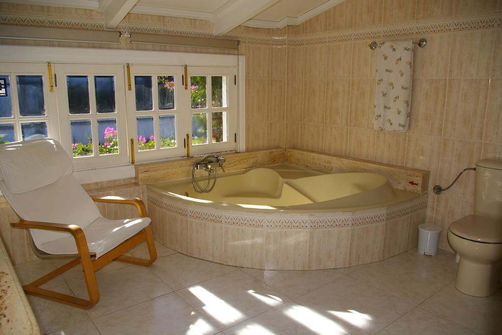 Espacioso baño