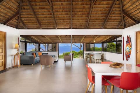 Pretty house with ocean and Moorea island view