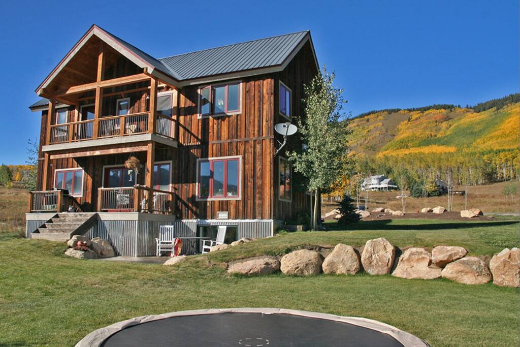 Fantastic Crested Butte Ride in - Ride out, nestled just yards away from the best Mountain Biking in the Country