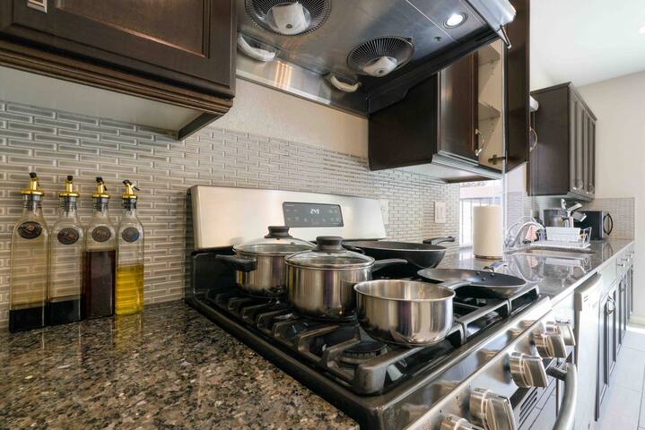 Holiday specials｜Bright &Cozy home& Kids play area gallery image 4