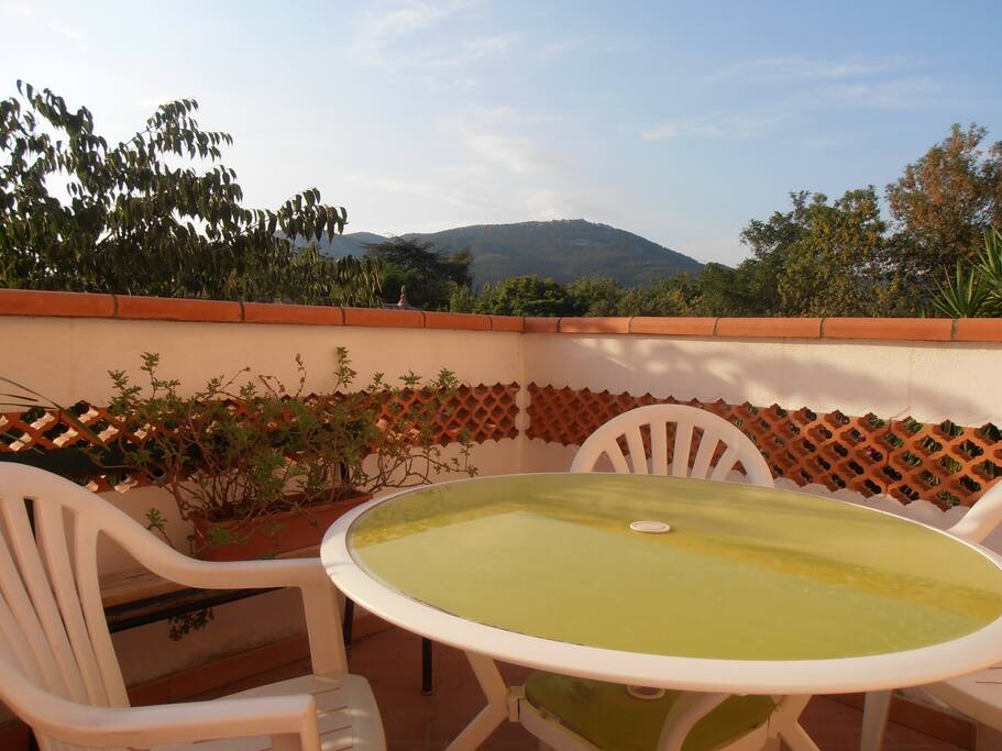 La terrasse de la cuisine et du séjour