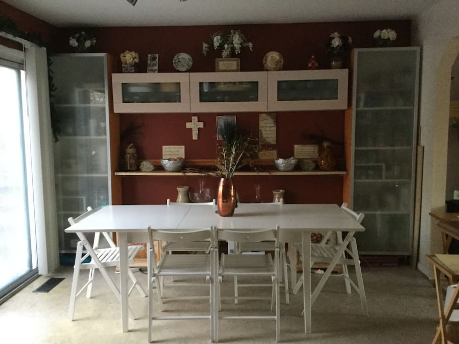 Huge eating area