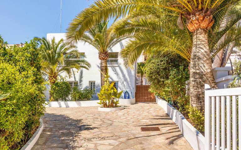 En Palma magnifica Villa Bellver zona residencial gallery image 3