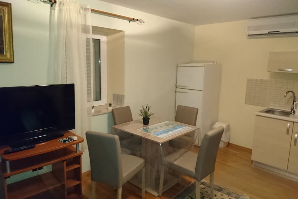 Dinning room with eating space