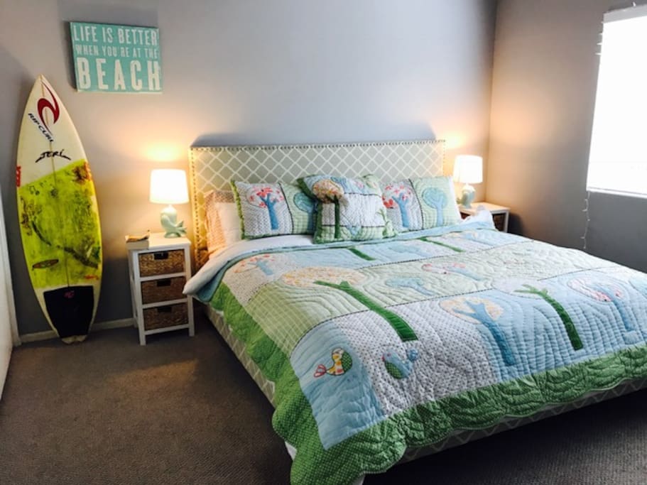 King Size Bed
(Brand New)