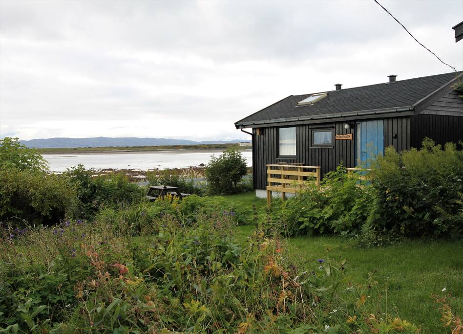 Small house by the Varanger fjord, Arctic Norway. Excellent for everybody.