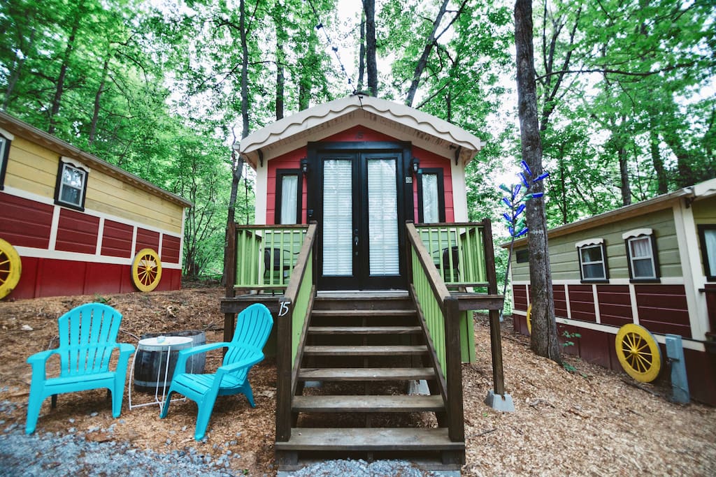 Gypsy Cottage Near the Smokies 15 Queenie Tiny houses for Rent in