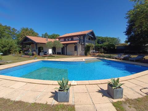 Landes-style villa + independent studio