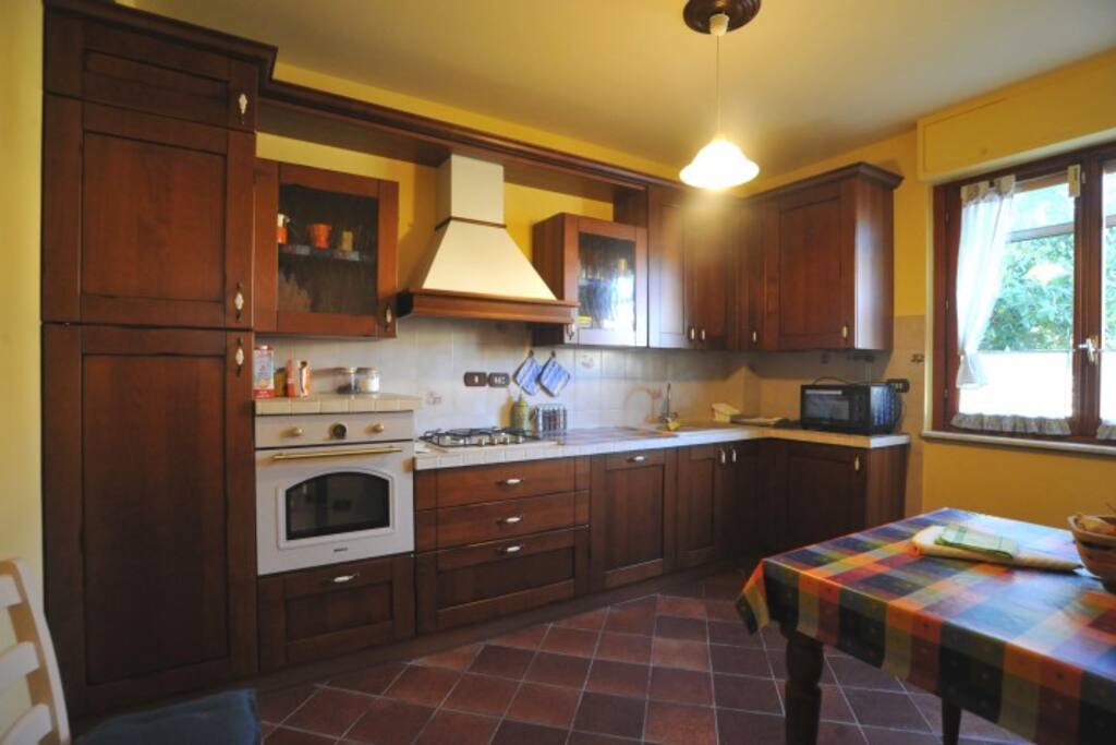 Cucina completa di accessori