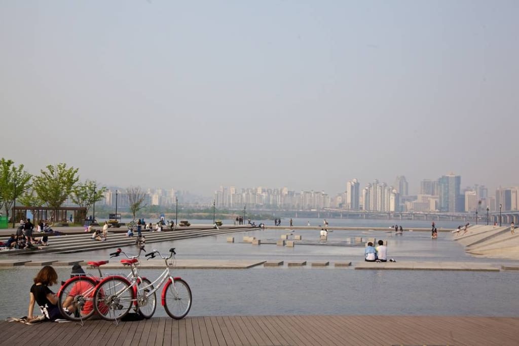 Hangang river - 10min walk from the apartment