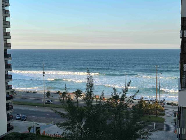 Beach House 2 suites vista mar e montanhas