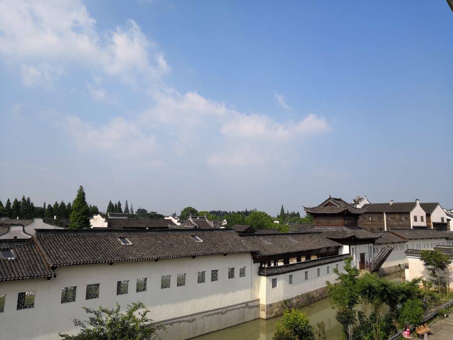 站在房间看窗外西栅