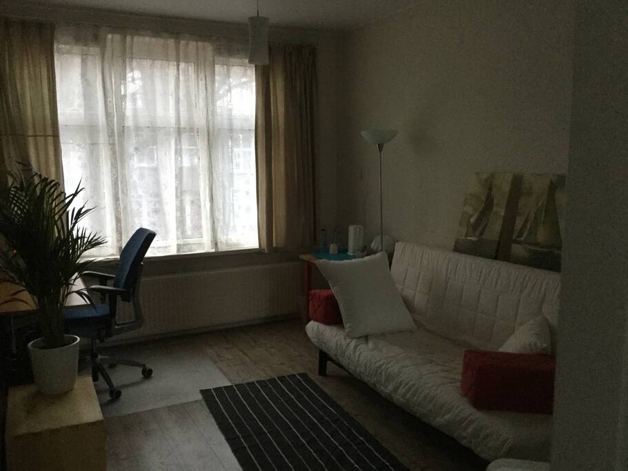 Werktafel met bureaustoel