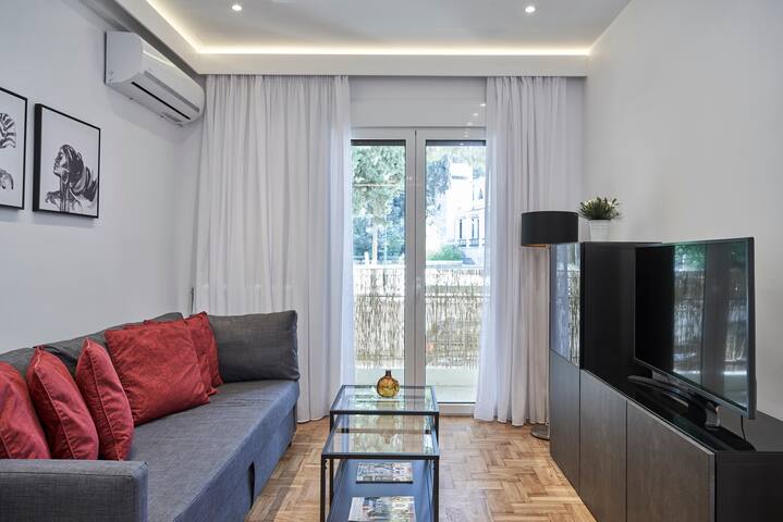 Elite Living 2bd Apt next to Hilton-Ilisia Park