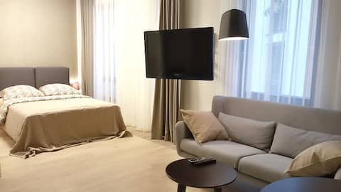 V5B Old Town Apartment