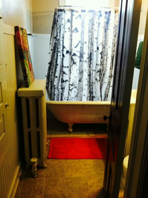 Bathroom with clawfoot Tub