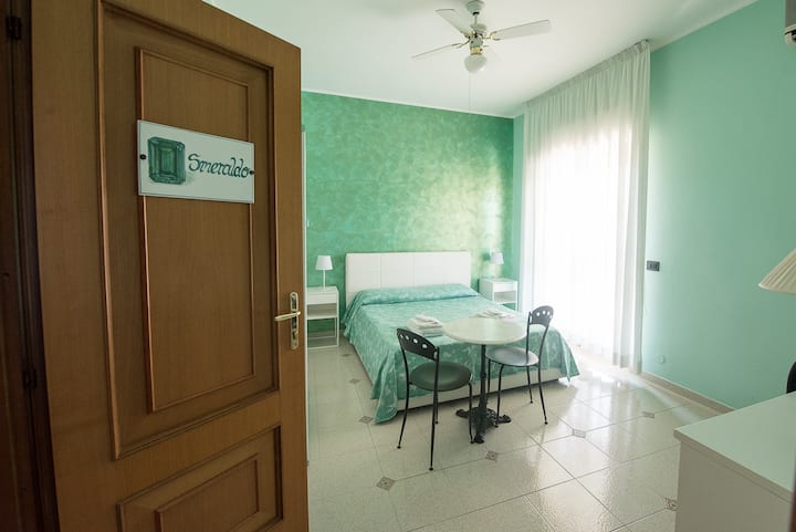 كاميرا سميرالدو