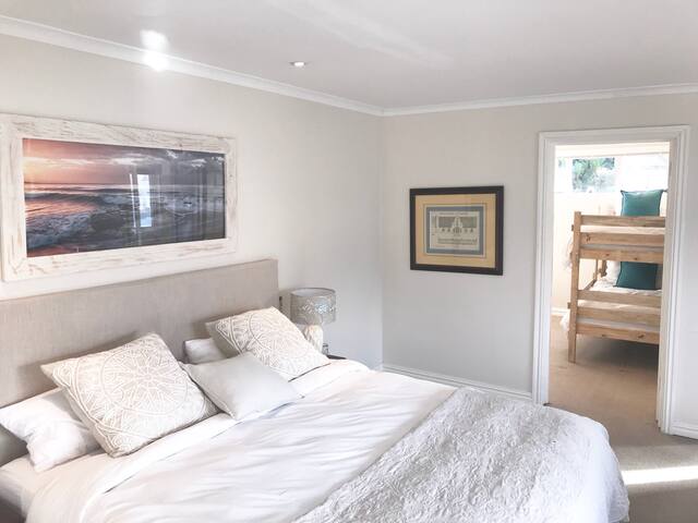 Hout Bay Breeze Luxury Holiday House gallery image 5