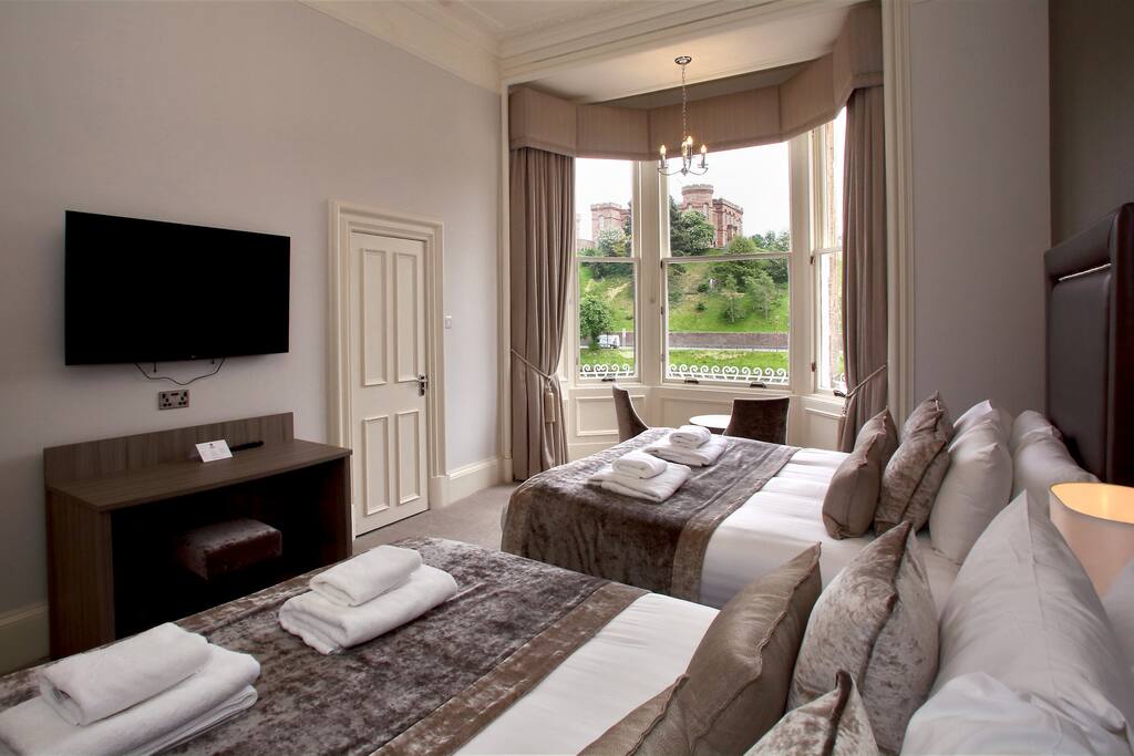 Ten Town House River View