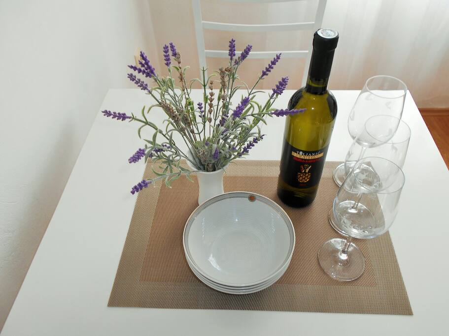 Dining room table