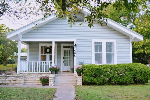 Cottage 506:Walk to Main Street/Fire pit