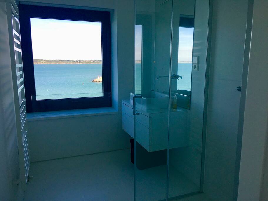 salle d'eau avec w.c. privatif
