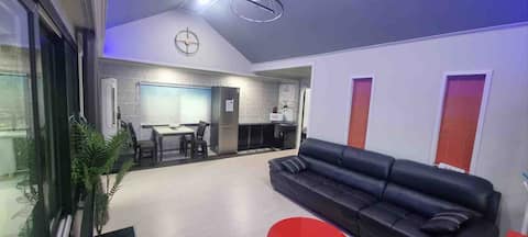 J&J Pension where you can see Sangju Eun Sand Beach at a glance (3-minute walk from the beach, Ocean