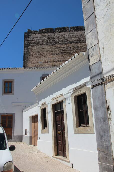 Tavira Townhouse/ Rua dos Mouros- the front view from the street.
