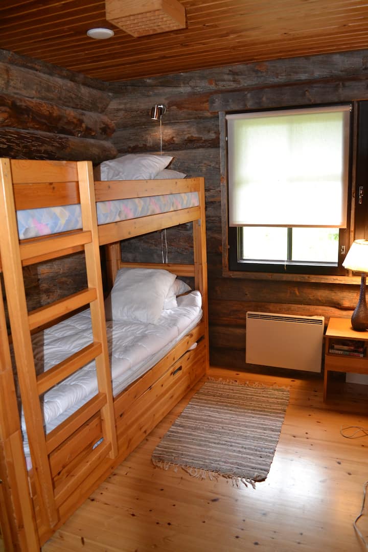 Bunkbed, small bedroom