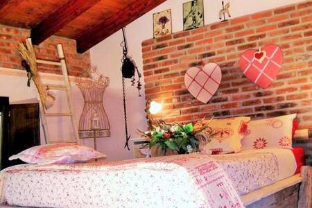 Casas, villas y departamentos de lujo en comignago airbnb ... Varal Lavanderia ispirazioni