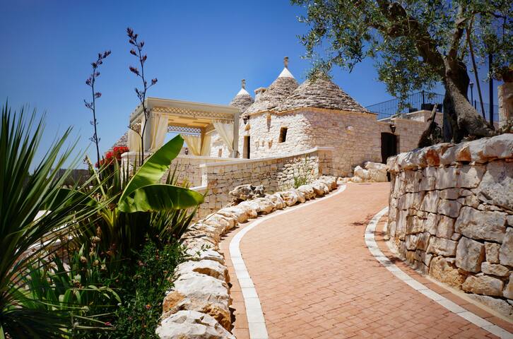 Trullo with swimming Pool in Puglia – Alberobello gallery image 4