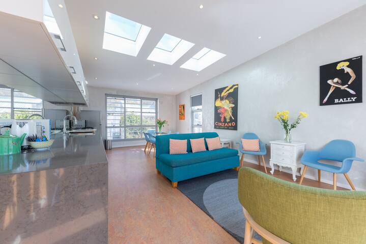 Designer house in quiet street on city doorstep gallery image 2