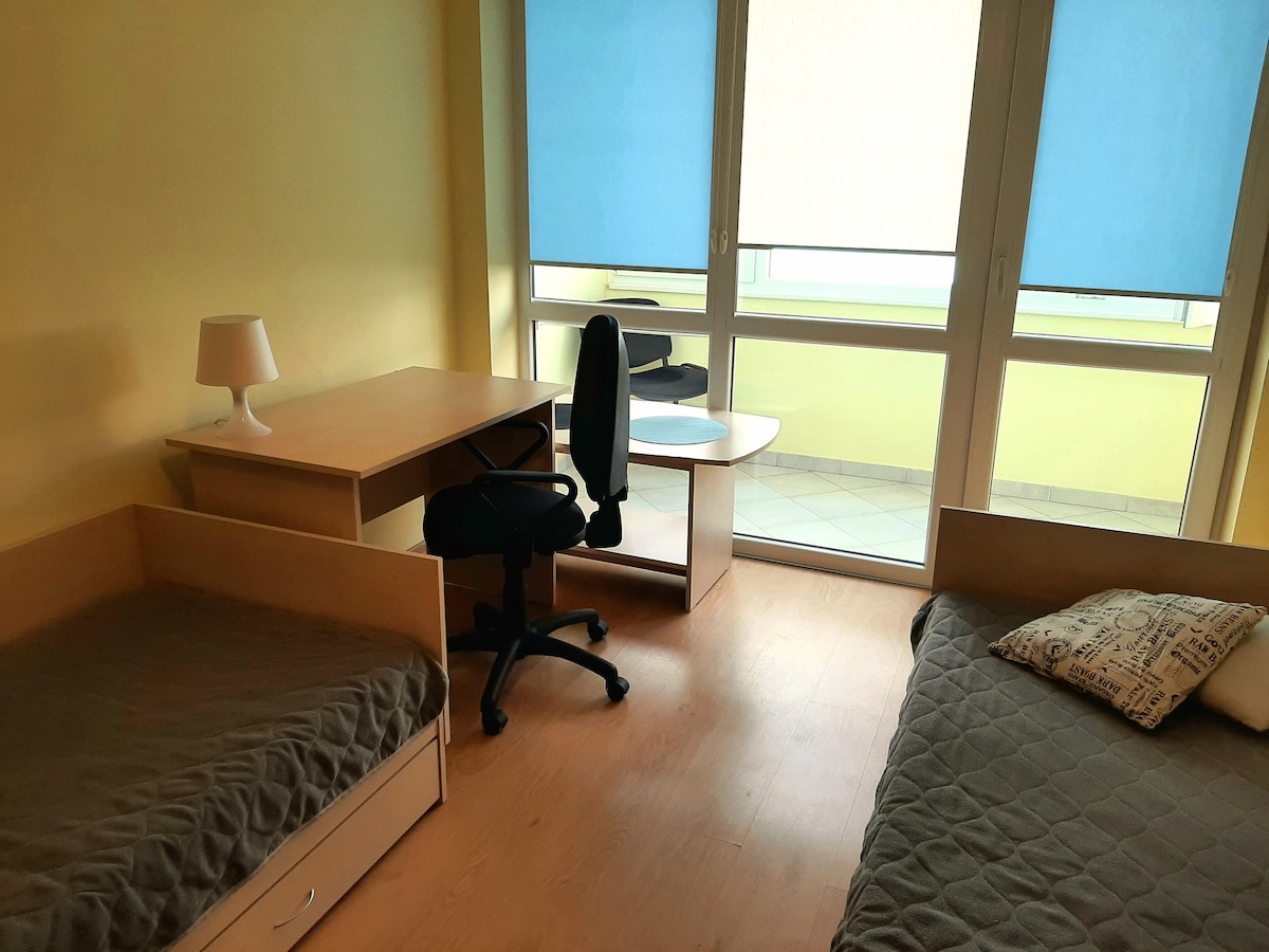 Izba 2: dve jednolôžka, Wi-Fi, pracovný stôl