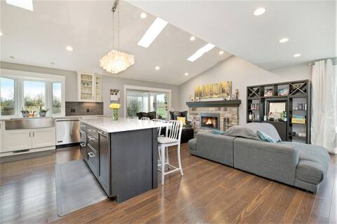 Luxury Raised Ranch Home near UM Stadium