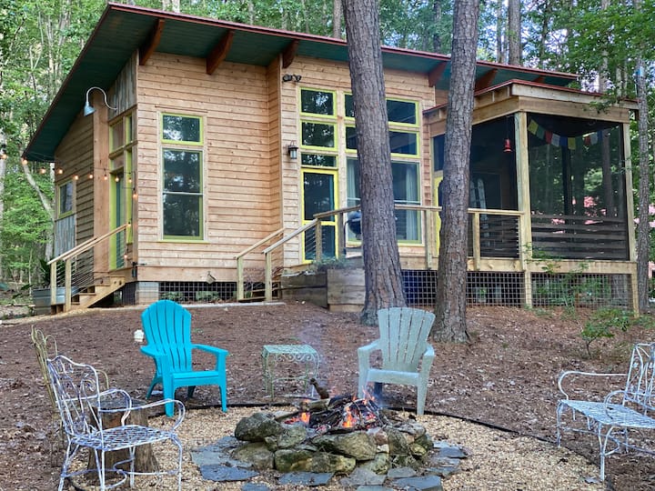 Dogwood Cottage - A Relaxing Retreat in the Woods