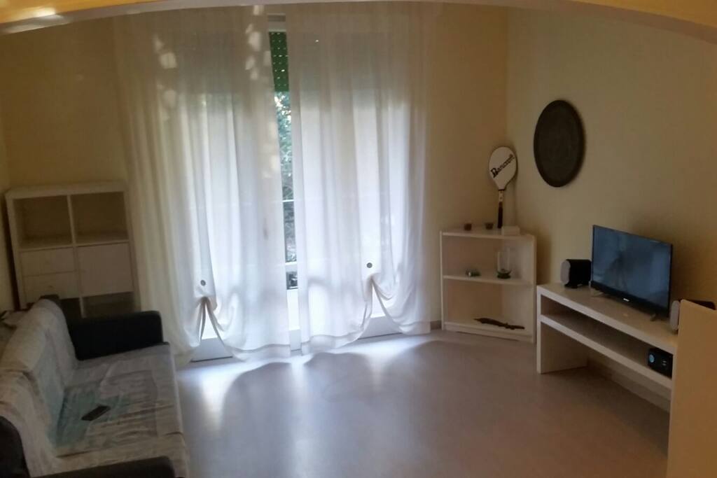Salotto con divano letto matrimoniale