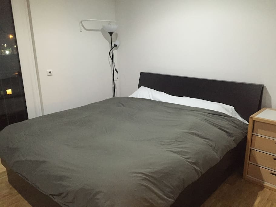Queen size bed